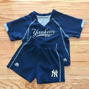 New York Yankees Toddler Navy T-Shirt & Shorts Set
